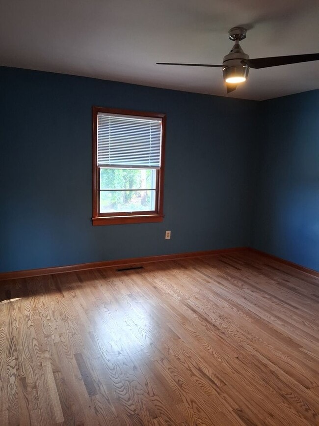 Building Photo - 3BR/ 2.5 Bath  Single Family Home in  Northside Neighborhood