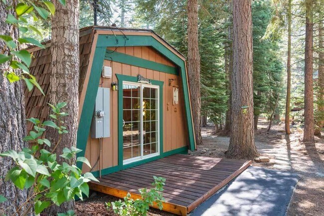 In-Law Unit - Patio - 14234 Glacier View Dr