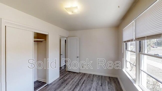 Building Photo - 1216 Janes Ln