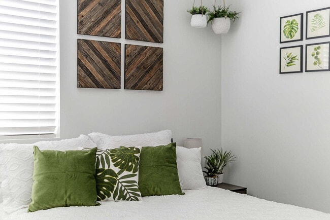 Building Photo - 2273 N Elderberry Dr