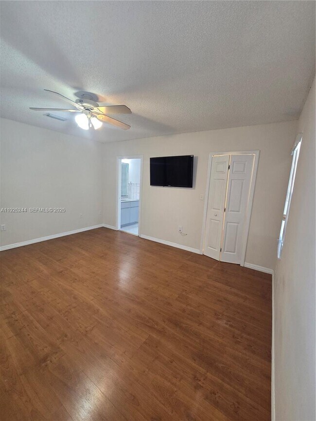 Building Photo - 894 NW 134th Pl