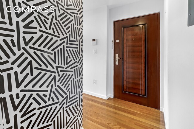 Building Photo - Spacious duplex in South Slope