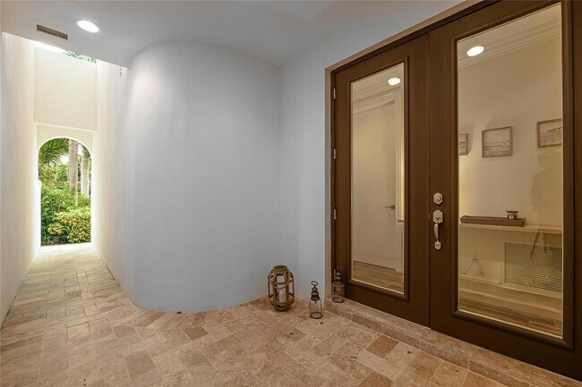 Building Photo - 105 Isle of Venice Dr