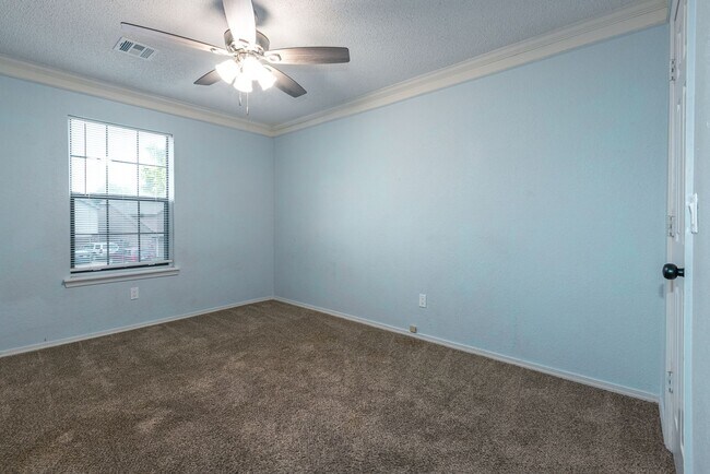 Building Photo - Newly Renovated 4 Bed / 3.5 Bath in Tulsa ...