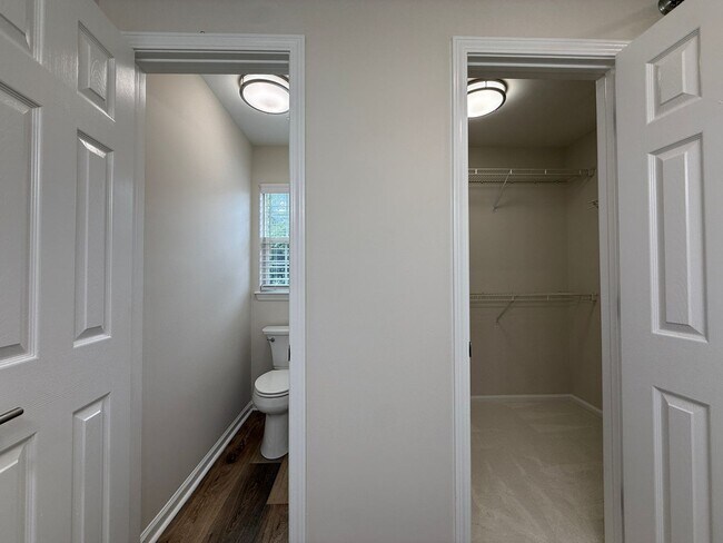 Building Photo - 3404 Laurenhurst Ln
