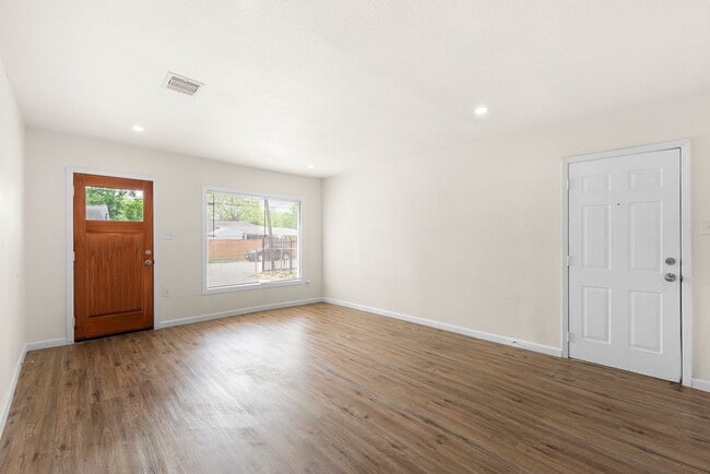 Building Photo - 1309 Bragg St
