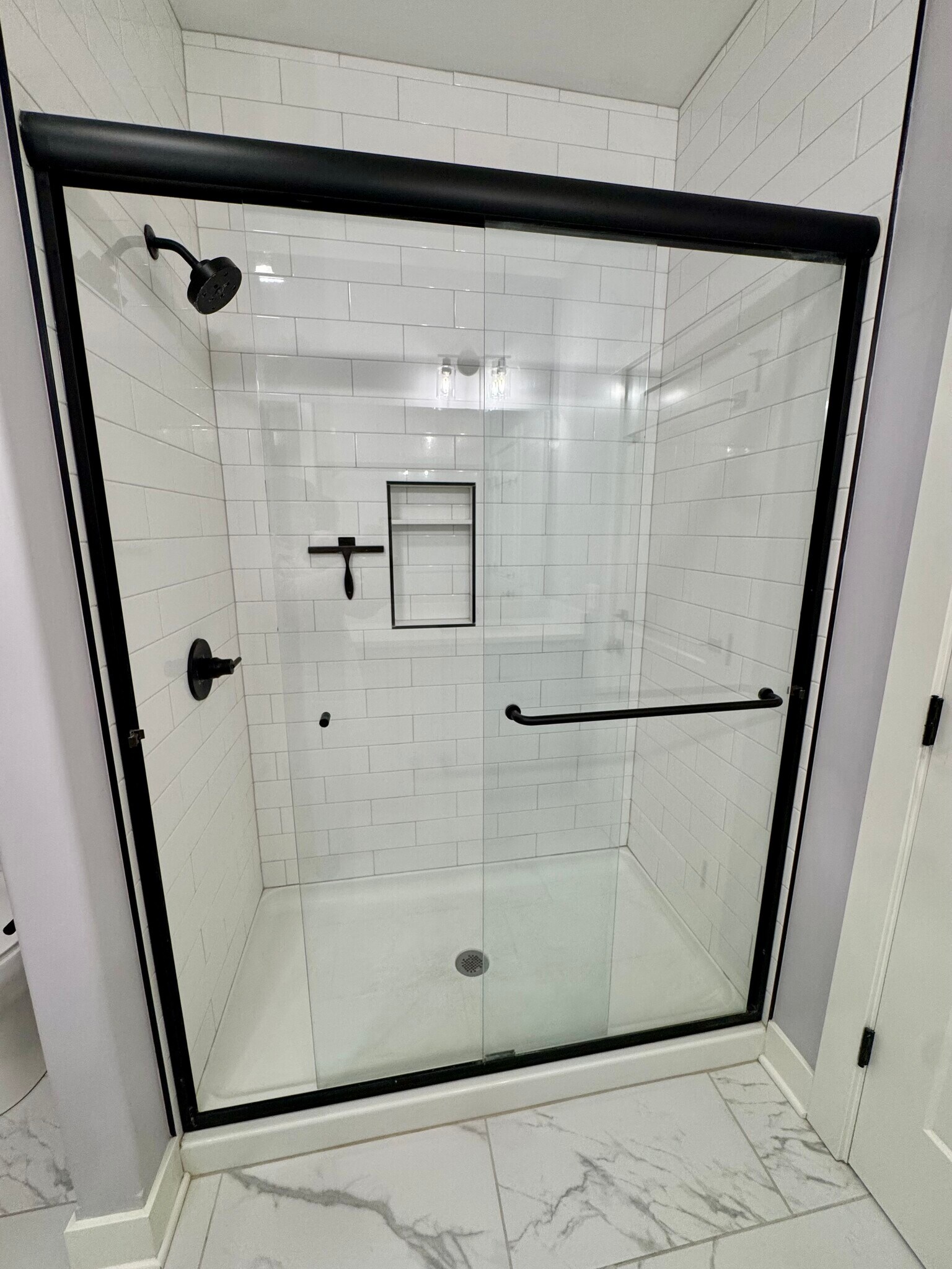 Building Photo - 3082 Charissas Plz