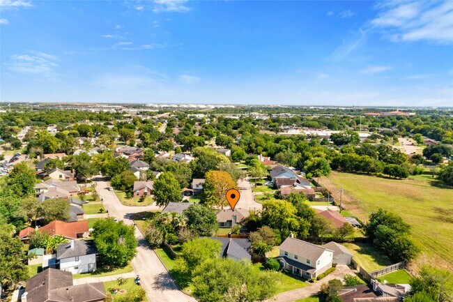 Building Photo - 11710 S Seawood Dr