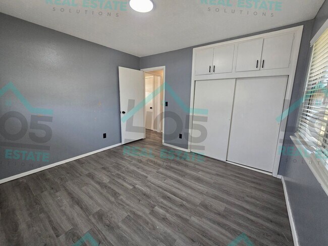 Building Photo - 3606 Oakhurst Dr