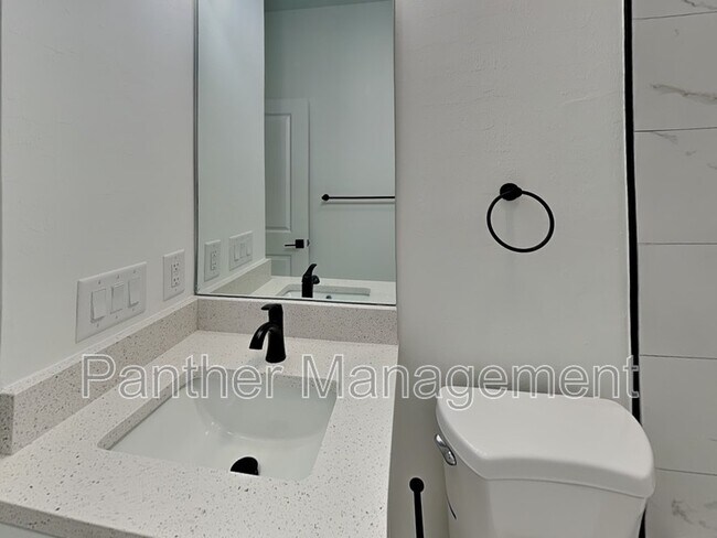 Building Photo - 5307 28th St SW