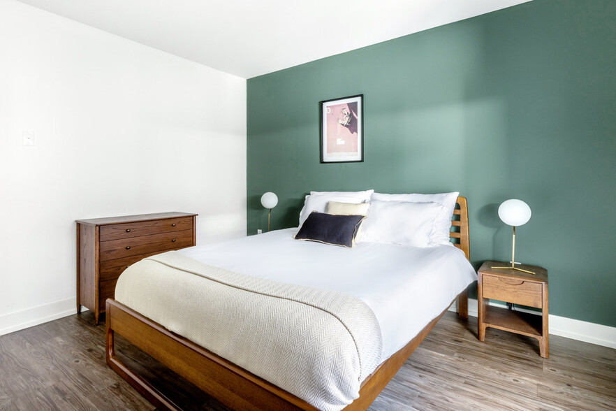 Building Photo - 409 Hayworth Ave