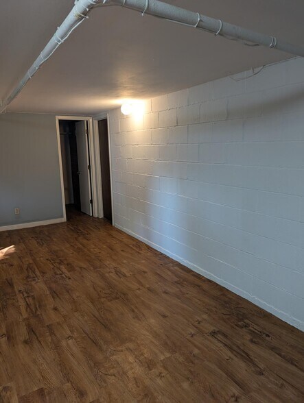 Building Photo - 412 Becker Ave SE