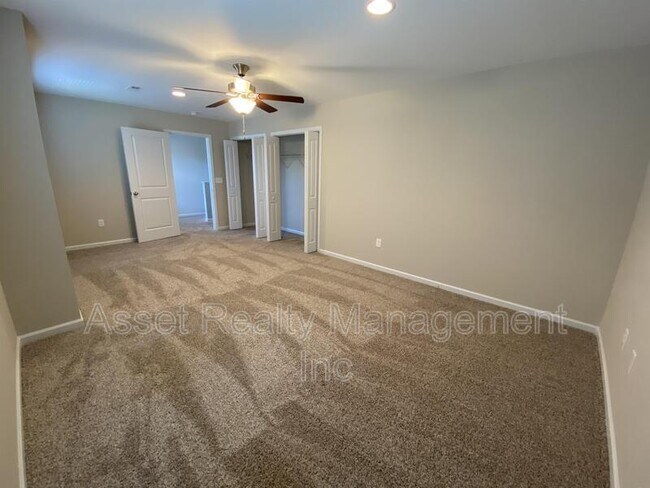 Building Photo - 1116 Cloud View Dr