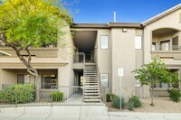 Building Photo - Comfort & Convenience: Modern 2-Bed, 2-Bat...