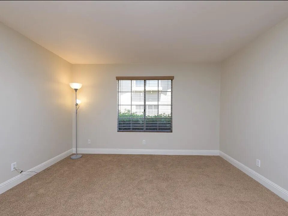 Building Photo - 3605 Grove St