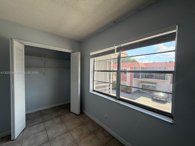 Building Photo - 3550 NW 8th Ave
