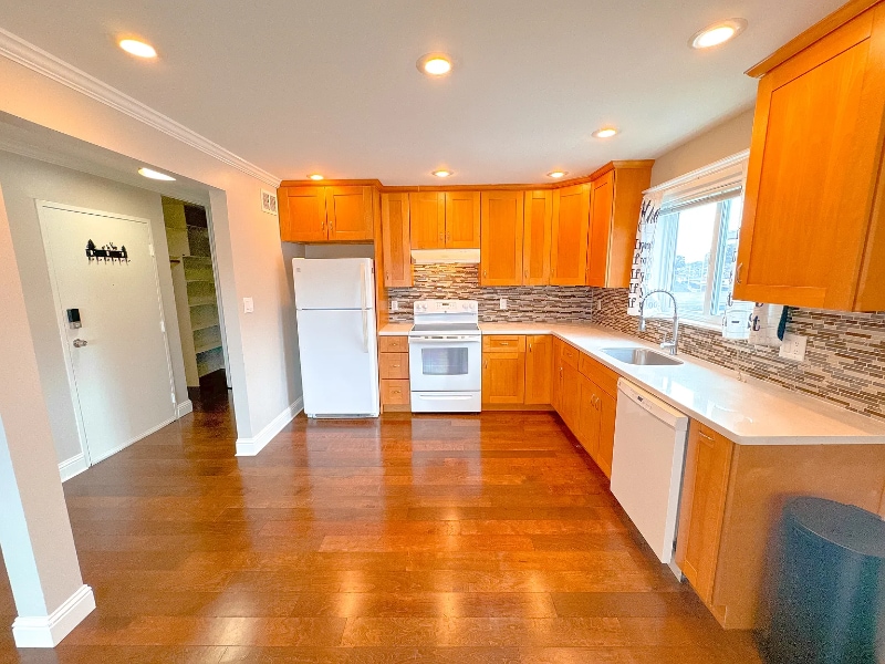 Building Photo - 12 Linden Ave