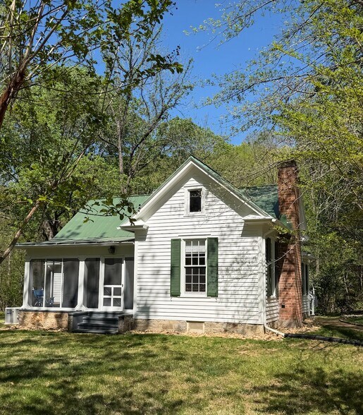 Building Photo - 5886 Poor Mountain Rd