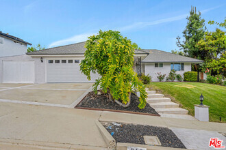 Building Photo - 816 Boxthorn Ave
