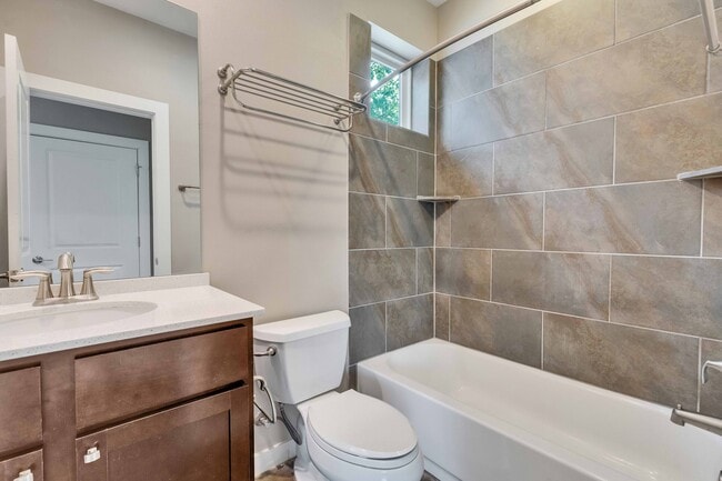 Building Photo - 3505 Villa Ct