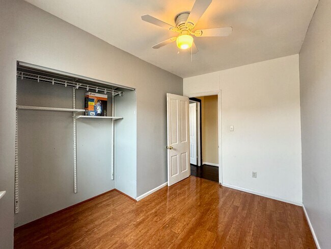 Building Photo - 4 Bed/2 bath UC Rental On Victor + Parking...