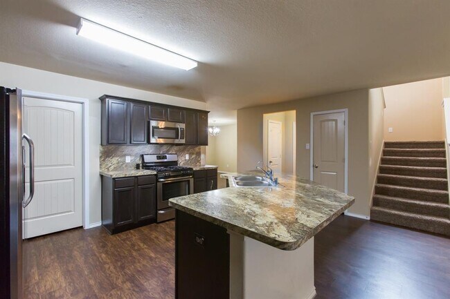 Building Photo - 2119 Treasure Mountain Dr