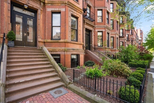 Primary Photo - 271 Beacon St