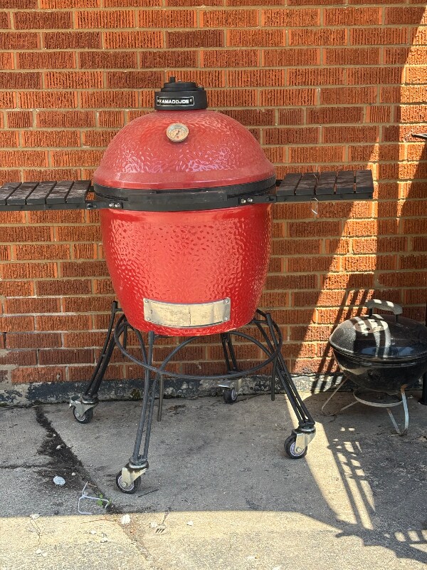 Building Photo - 10624 Mayfield Ave