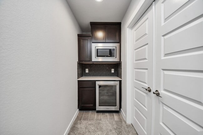 Building Photo - 3815 Favor Frst Ct