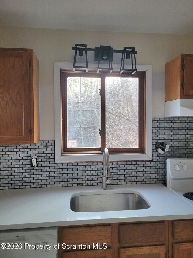 Building Photo - 353 Saunders Dr