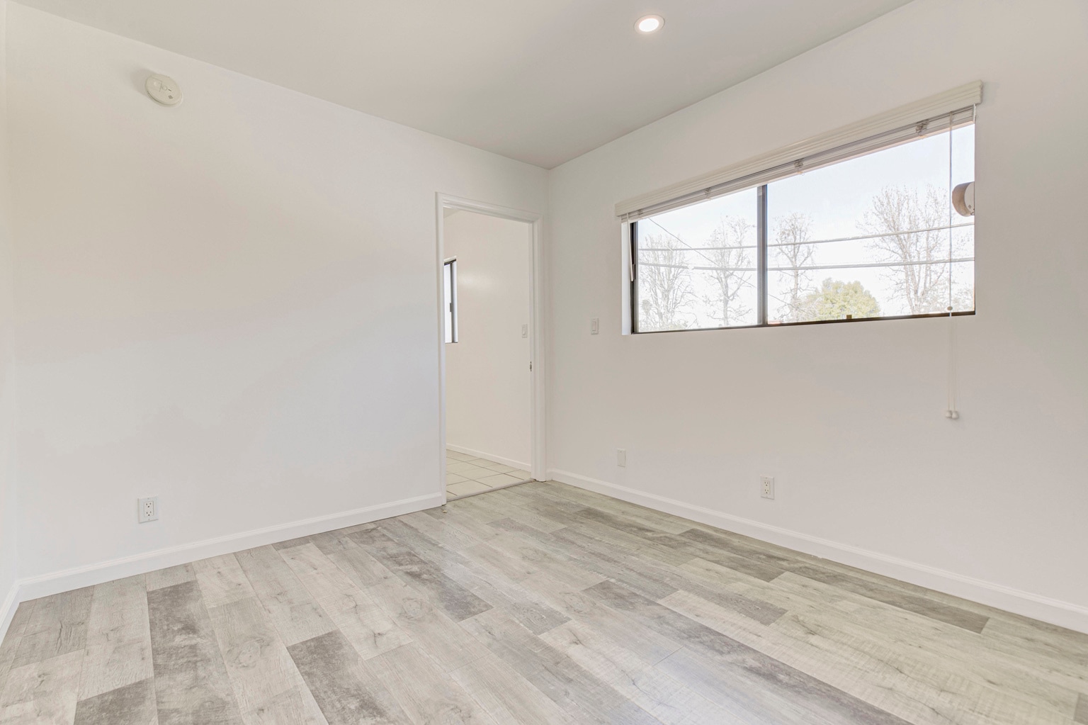 Building Photo - 6011 Bellaire Ave