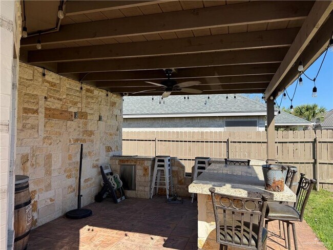 Building Photo - 35 Wisteria Dr