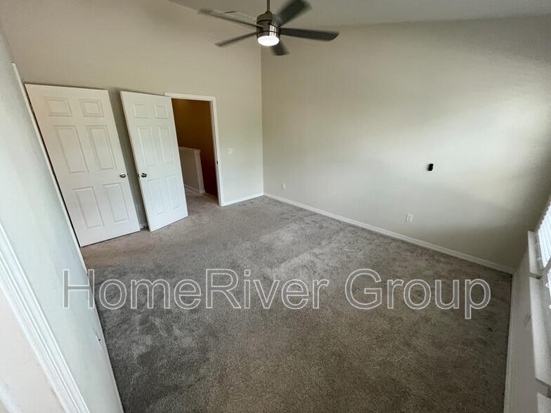 Building Photo - 1025 Pavia Dr