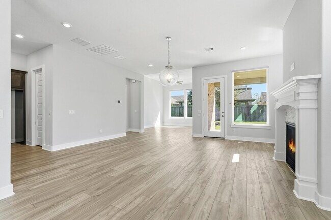 Building Photo - 15822 Pilot Knob Dr