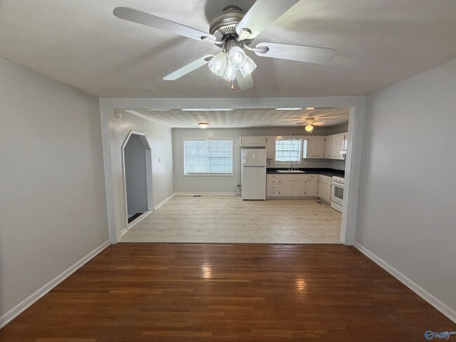 Building Photo - 756 Morris St SW