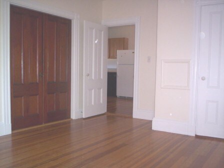 Building Photo - 112 Cranch St