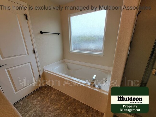 Building Photo - 6052 San Mateo Dr