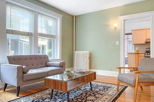 Building Photo - WOW!!! NO FEE AND VERY NICE 2 BED AVAILABLE 9/1