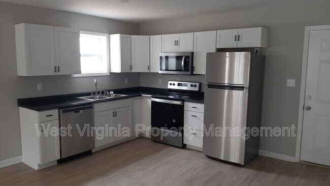 Building Photo - 726 Circleview Dr