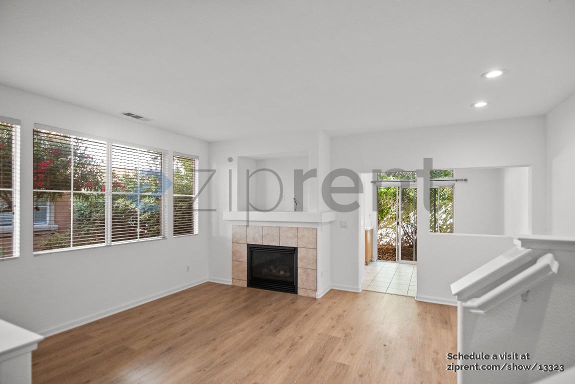 Building Photo - 343 Oleander Dr