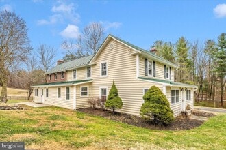 Building Photo - 6270 Davis Rd