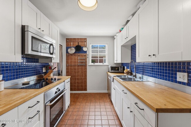 Building Photo - 1650 Parrish Pl