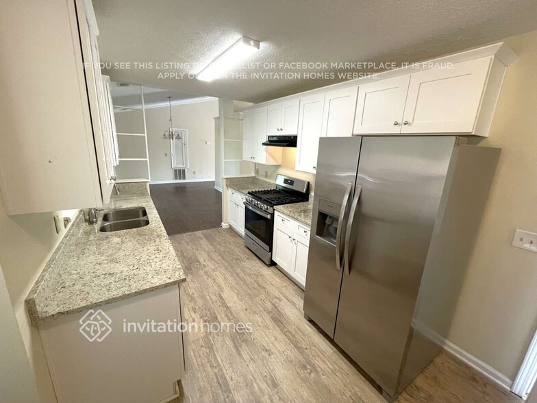 Building Photo - 4004 Daylily Way