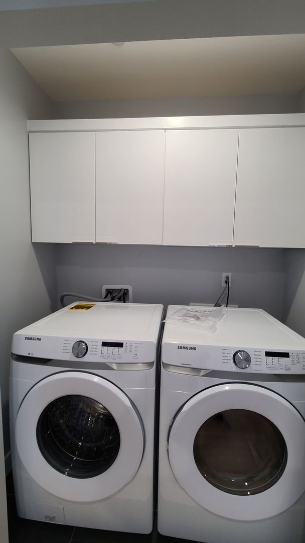 Building Photo - 84(142-144 1/2)