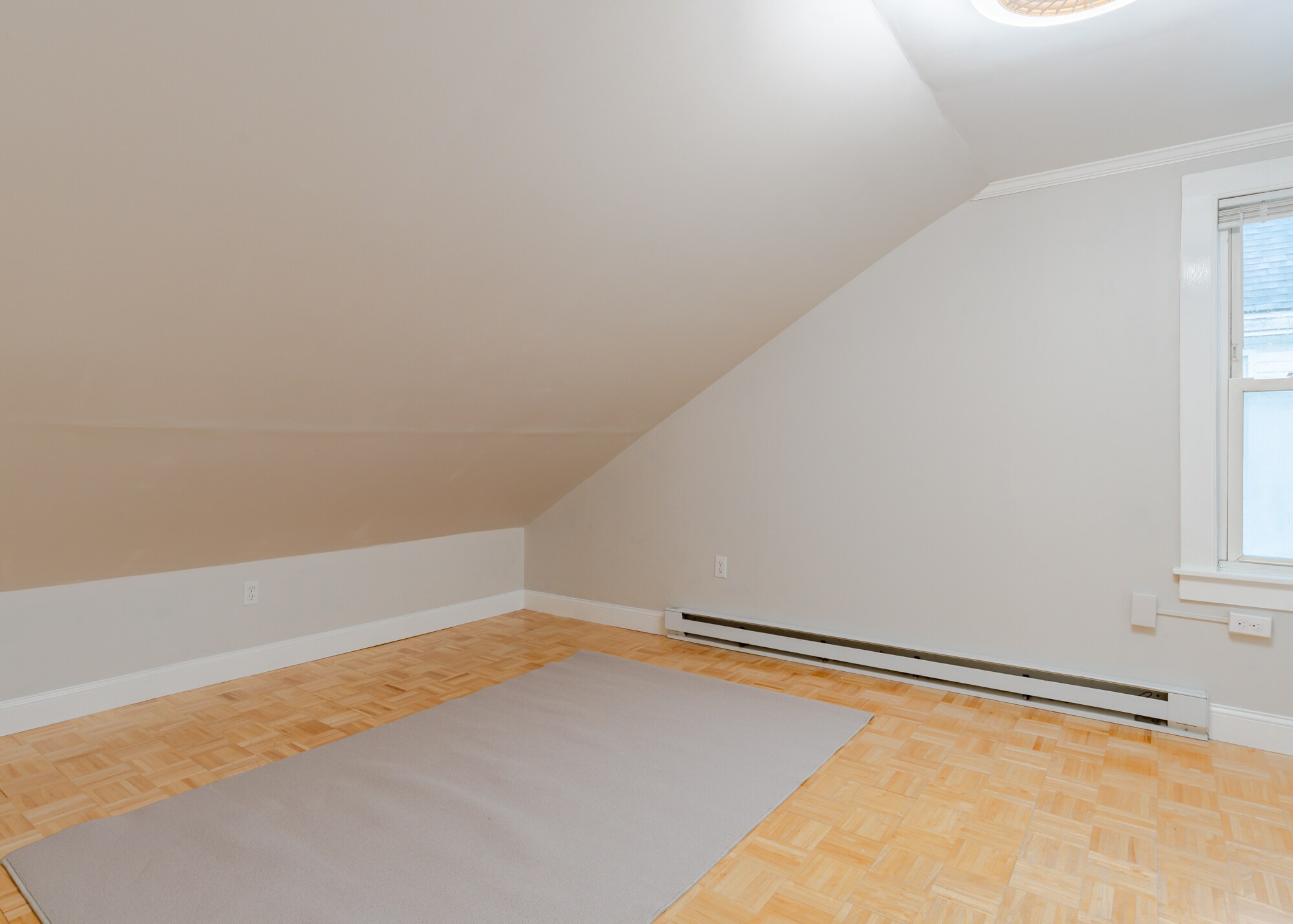 Bedroom 1 - 107 May St