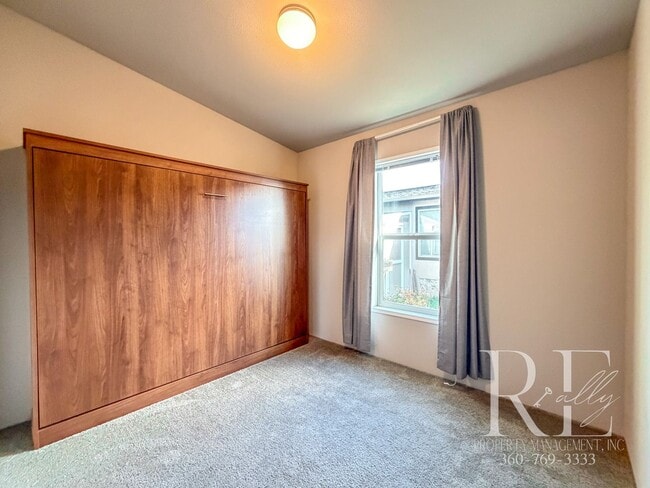 Building Photo - Newer Home with Water Views on D Street – Available Now!