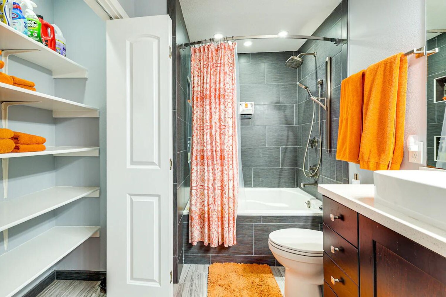 Building Photo - 1122 Gruene Rd