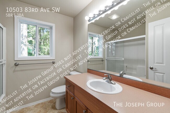 Building Photo - 10503 83rd Ave SW