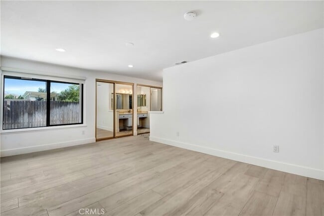 Building Photo - 2551 La Praix St