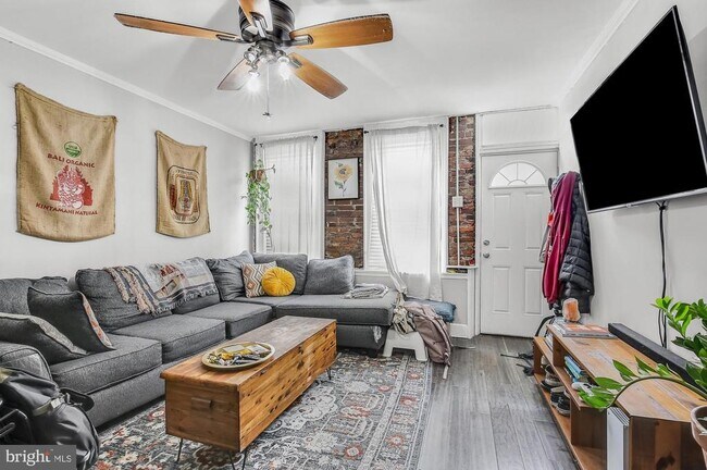 Building Photo - 2567 Kern St